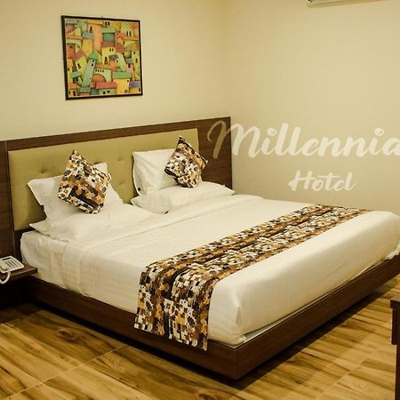 Millennials Hotel Bangalore Exterior foto